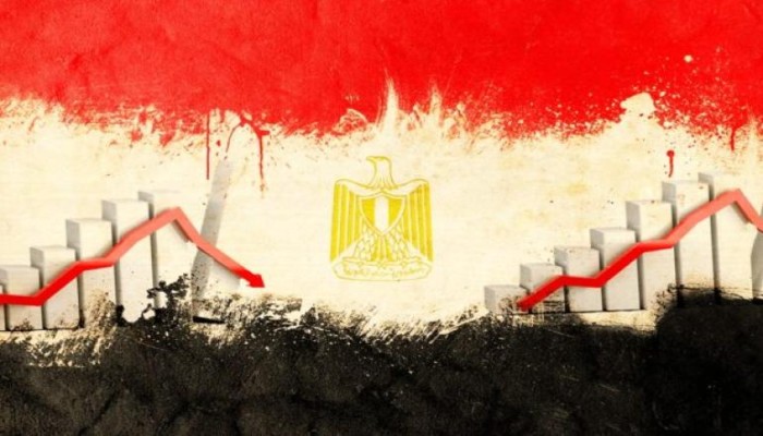 بلومبيرغ: تخفيض قيمة الجنيه تسبّب بانهيار الأسعار في مصر