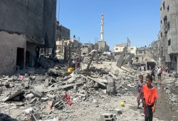 وفد من المحامين يقدمون شكاوى جديدة ضد الاحتلال بالجنائية الدولية