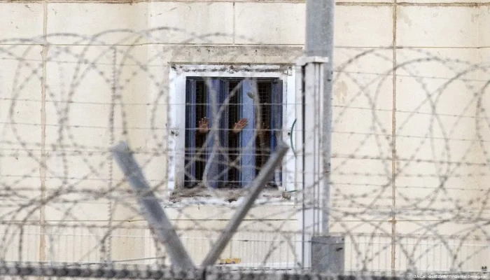 سبعة أسرى فلسطينيين يحاولون الانتحار في سجون الاحتلال الإسرائيلي
