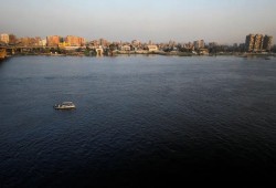 غرق قارب على متنه مصريون وخليجيون في النيل بمصر