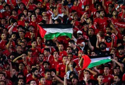 تجديد حبس 59 من مشجعي الأهلي بينهم رافع علم فلسطين