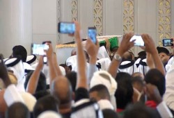 عشرات الآلاف يؤدون صلاة الجنازة على هنية في الدوحة