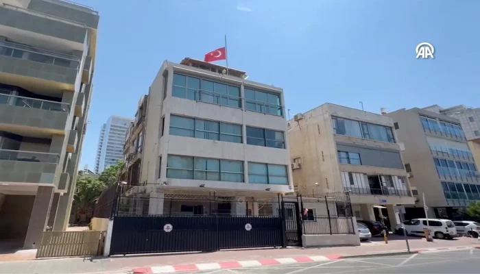 إسرائيل تستدعي السفير التركي بسبب تحية تنكيس العلم كنعي لهنية