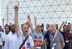 ميدل إيست آي: آلاف يحضرون صلاة الجنازة على إسماعيل هنية بعد اغتياله الذي وضع الشرق الأوسط على المحك