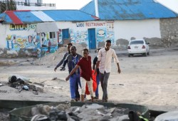 32 قتيلا وعشرات الجرحى في هجوم على شاطئ بمقديشو