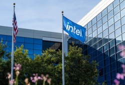 "إنتل" تعتزم تسريح 15% من موظفيها لخفض التكاليف