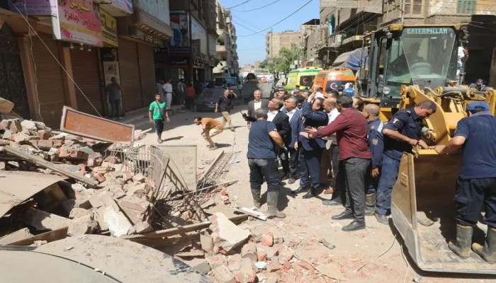 مصر.. 3 وفيات بانهيار عقار المنوفية وجار البحث عن ناجين