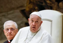 بابا الفاتيكان يدعو لوقف تصعيد الصراع في الشرق الأوسط "بدءًا من غزة"