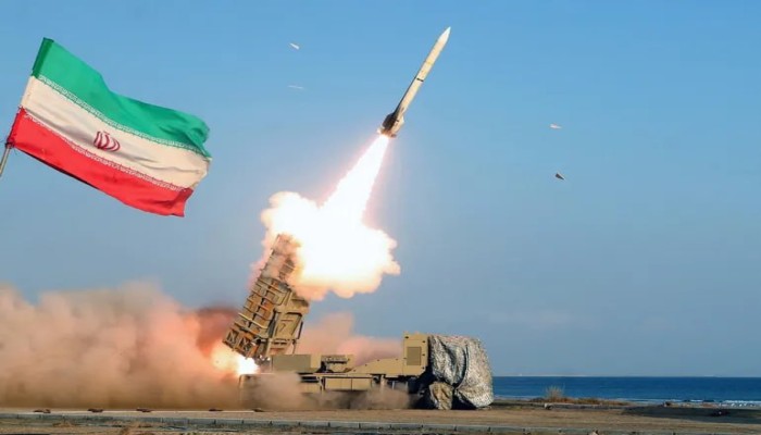 إيران تعلن تجهيز أنظمة الدفاع الجوي والرادارات في شرق البلاد