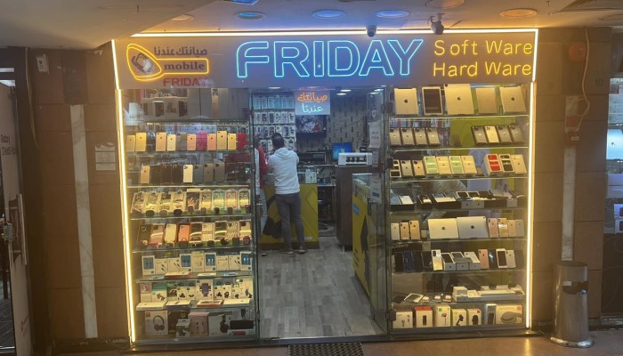 نقص الحاويات يرفع أسعار الهواتف 7% بالأسواق المصرية