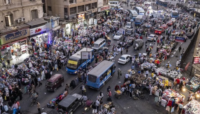 هروب "الأموال الساخنة" من مصر.. كيف يؤثر عليها؟