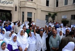 الصحة تواجه عجزاً في أعداد الممرضين بـ75 ألفاً