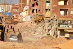 بدعوى التطوير.. محافظة القاهرة تزيل 232 عقاراً في عزبة الهجانة