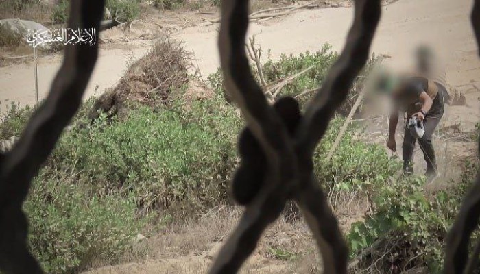 على يد مقاتلين جندتهم حديثًا خلال الحرب.. “القسام” تستهدف مركبتين إسرائيليتين بمحور نتساريم (فيديو)