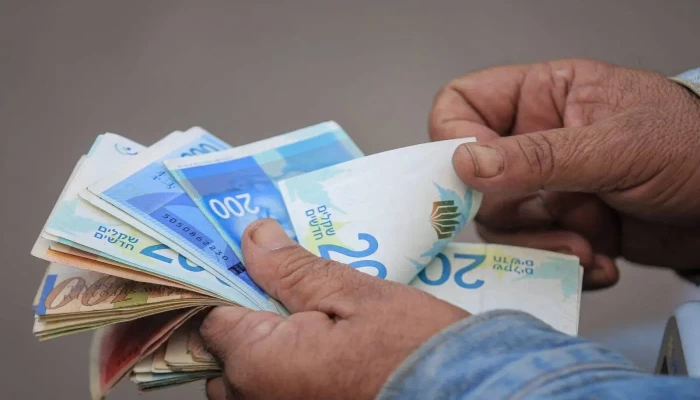 تقرير: إسرائيل تحتجز 1.8 مليار دولار من عائدات الضرائب الفلسطينية