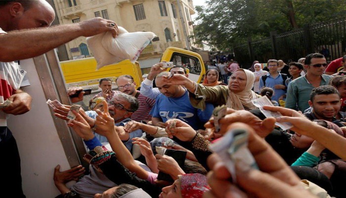 حكومة الانقلاب تدرس زيادة سعر السكر على البطاقات التموينية