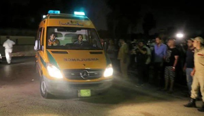 مصرع وإصابة 11 شخصًا في انقلاب ميكروباص بطريق سفاجا قنا