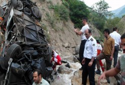 إيران: مقتل وإصابة 48 باكستانياً في حادث سير خلال رحلتهم للعراق