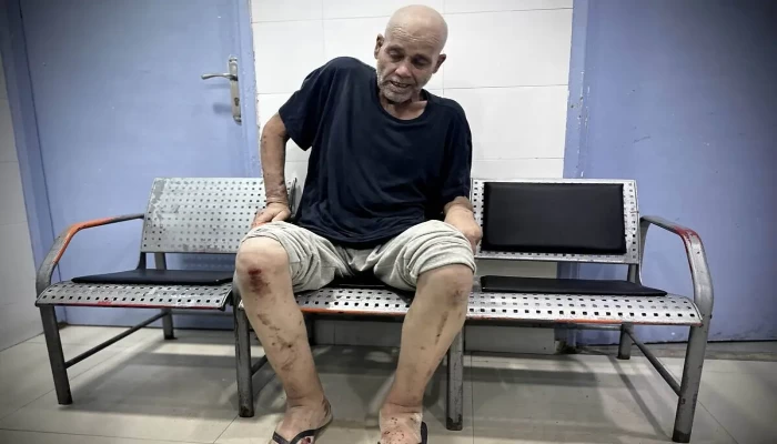 أكثر من 40 أسيرًا فلسطينيًا يفرج عنهم الاحتلال الإسرائيلي وعليهم علامات التعذيب وأمراض جلدية
