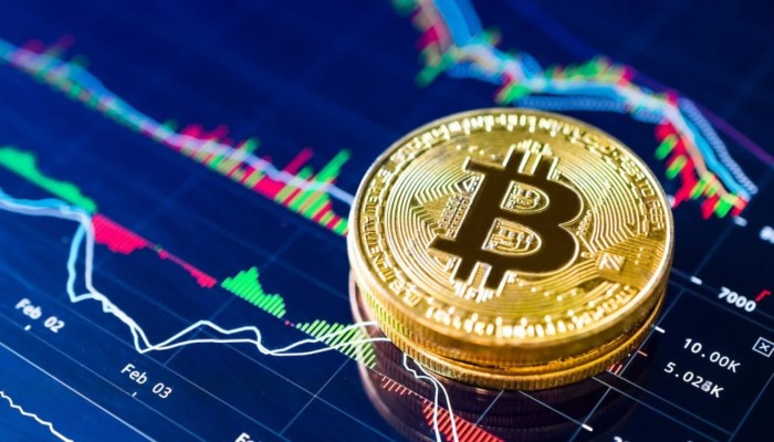 هل انتهى عهد الدولار .... ترامب يعتزم اطلاق منصة للعملات الرقمية بديلة للبنوك