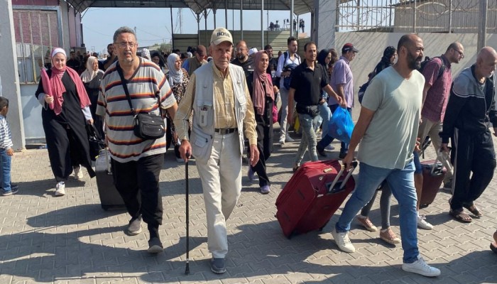 معاناة الغزيين في مصر.. مشاكل في الإقامة والعلاج وظروف صعبة يعيشونها دون حلول