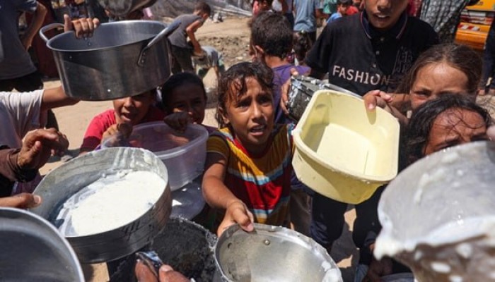 الصحة العالمية تحذر: 15 ألف طفل يعانون من سوء التغذية في قطاع غزة
