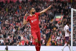 محمد صلاح يسجل ويرمي السهم للمرة الثانية
