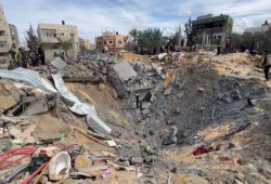 الاحتلال يضغط على النازحين ليتكدسوا في 9.5% فقط من مساحة القطاع تحت ذريعة "المنطقة الآمنة".