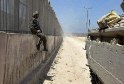 اضرب وانا اجبس .. السيسي يعيد ترميم الجدار الحدودي مع غزة!