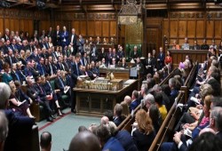 15 برلماني بريطاني حصلو على رشاوي لزيارة إسرائيل أثناء ابادة غزة