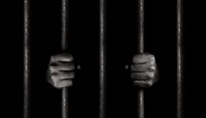 بسبب “منشورات” عن الظروف الاقتصادية.. “أمن الدولة” تنظر أمر تجديد حبس طبيب أسنان بتهمة “نشر أخبار كاذبة”