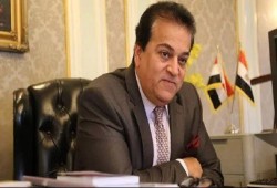 «يُصبح من حق المستثمر جلب الكادر الطبي».. الانقلاب يمنح البنك الأهلي حق تشغيل 300 سرير رعاية مركزة في 5 مستشفيات حكومية