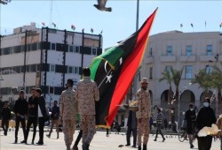 "الانتخابات الليبية: تباين المواقف بين الشرق والغرب وتأثيره على المستقبل السياسي"