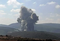 مصادر: غارة جوية إسرائيلية تقتل عامل نظافة وقريبه في جنوب لبنان