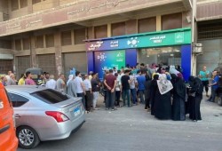 طوابير الانسولين .. أزمة دواء متعددة الجوانب يغيب عنها أولوية توفير العلاج للمصريين