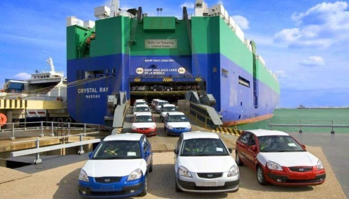 البنك المركزي المصري يعيد فرض قيود على استيراد 13 سلعة.. ما الأسباب؟