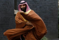 نوبة قلبية واختفاء قسري: أين الأمير عبد العزيز آل سعود؟!… بن سلمان اعتقله وزج به السجن خوفًا على العرش