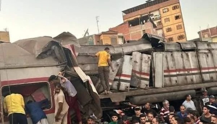 العمال ال 6 كبش الفداء في حادث تصادم قطار الزقازيق: من يتحمل المسؤولية الحقيقية؟