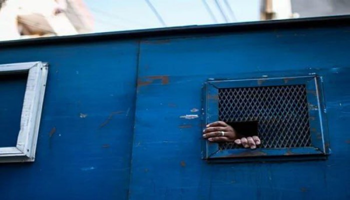 صادرة له 8 قرارات إخلاء سبيل.. “المبادرة المصرية” تطالب “الداخلية” بإنهاء الاحتجاز غير القانوني لأحمد صبري ناصف