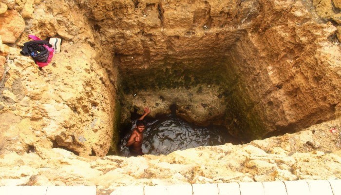مصرع 4 غطاسين غرقًا في بيارة صرف صحي ببرج العرب