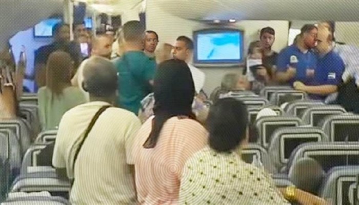مصر للطيران توضح ملابسات حادثة اختناق ركاب رحلتها إلى نيوجيرسي وتعتذر للمسافرين