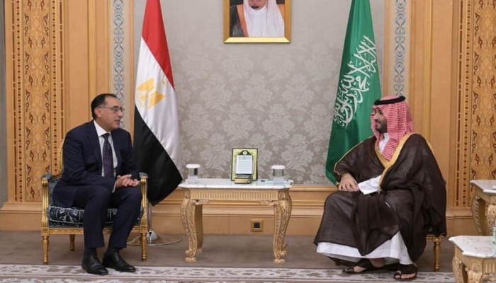 مراقبون: السعودية لا تثق في حماية مكتساباتها من انقلاب مصر 