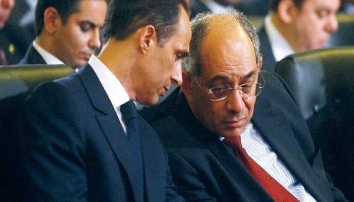 السيسي يعين وزير مالية مبارك "الهارب" في مجلس التنمية الاقتصادية