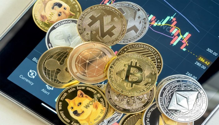 "مشروع العملات الرقمية لعائلة ترامب: طموحات مالية أم محاولة يائسة؟"