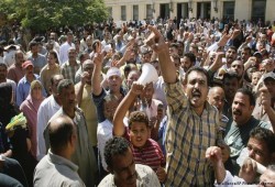 الإضرابات العمالية في مصر… حراك سياسي أم مطالب فئوية؟