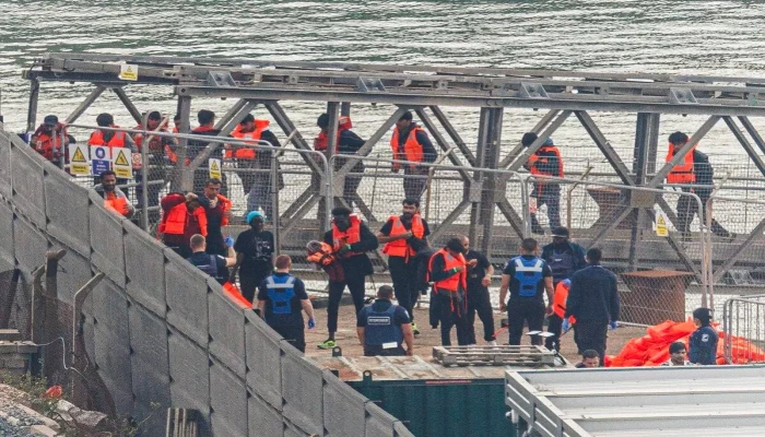 بيانات رسمية:  1425 مهاجرًا يصلون إلى المملكة المتحدة على متن قوارب صغيرة