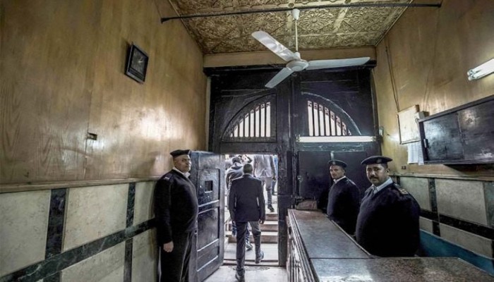تقرير حقوقي يوثق 19 حالة وفاة في السجون وأقسام الشرطة المصرية خلال ثلاثة أشهر