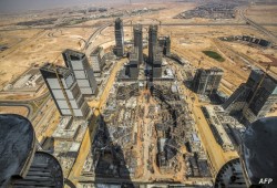 بيع الأصول العامة في مصر: حل مؤقت يُهدد مستقبل الأجيال وسط أزمة ديون خانقة وتدهور اقتصادي