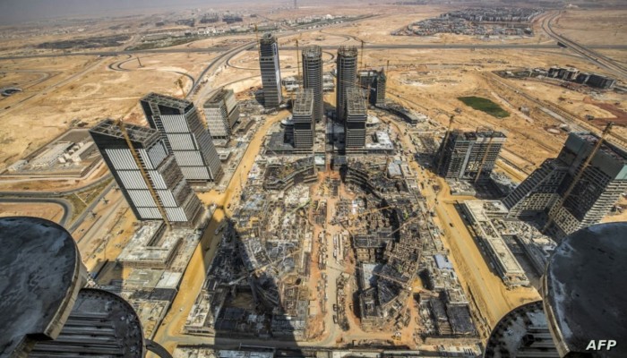 بيع الأصول العامة في مصر: حل مؤقت يُهدد مستقبل الأجيال وسط أزمة ديون خانقة وتدهور اقتصادي