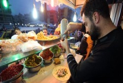 الطماطم تقفز بأسعار الوجبات الشعبية في مصر